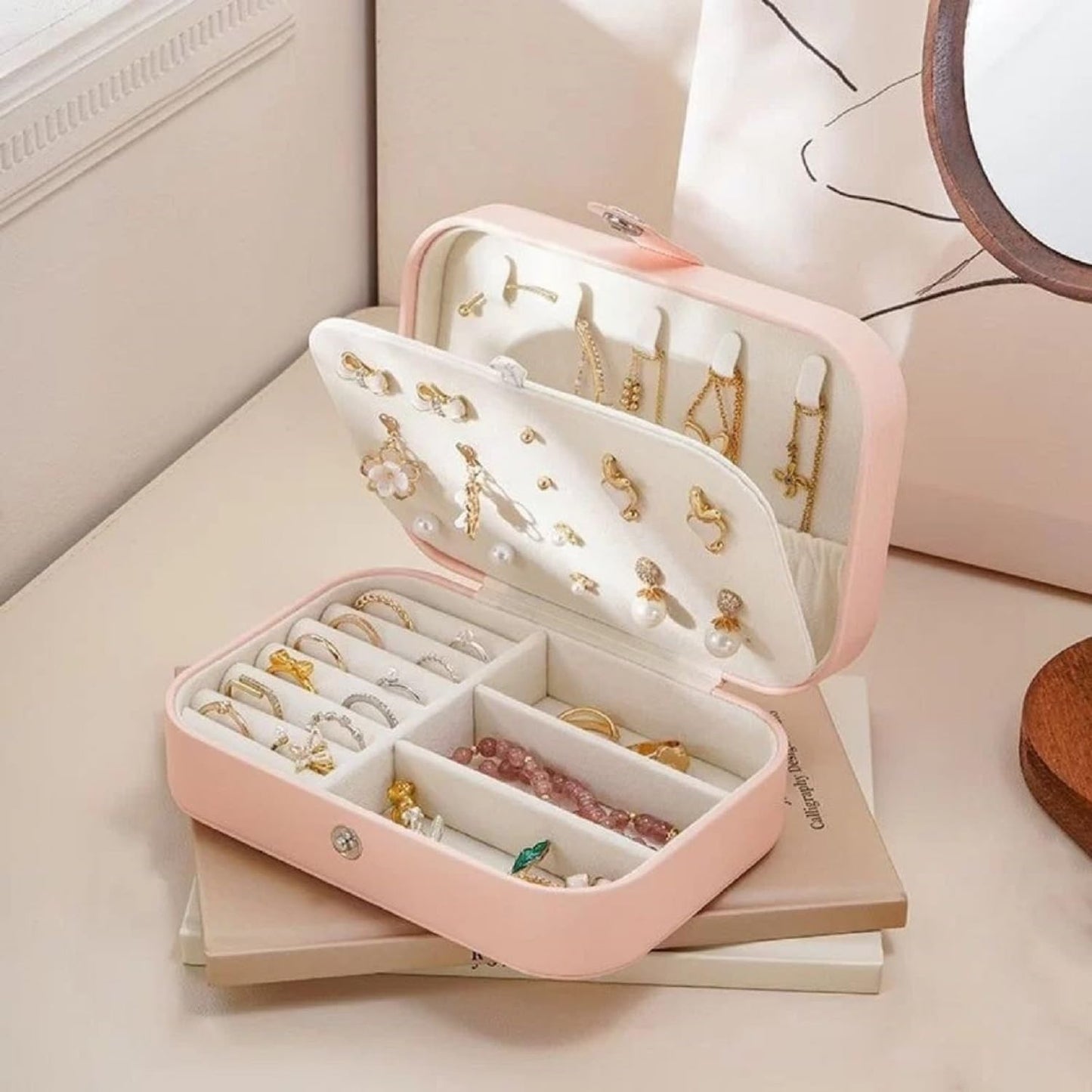 Elegant Travel Jewelry Box – Portable Organizer for Rings, Earrings, Necklaces & Bracelets